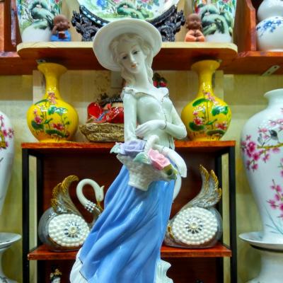 Tượng Cô Gái Phong Cách Châu Âu